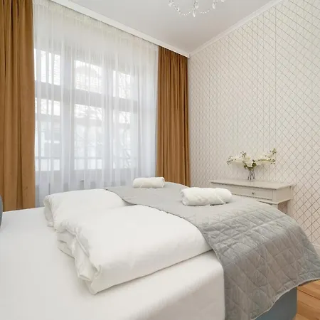 Aesthetic One Bedroom In By Renters Wroclaw