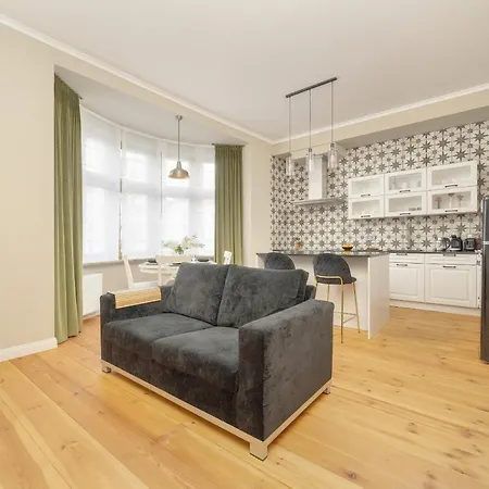 Aesthetic One Bedroom In By Renters * Wrocław
