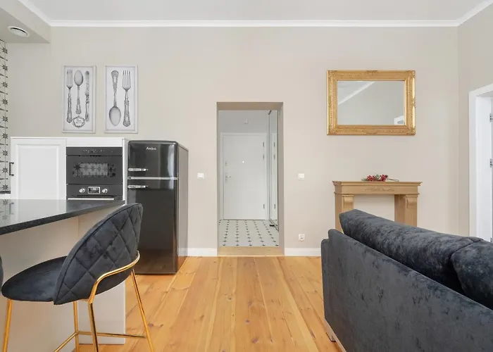 Aesthetic One Bedroom In By Renters Wroclaw