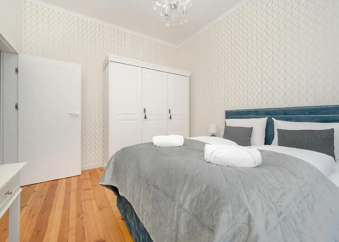 Aesthetic One Bedroom In By Renters